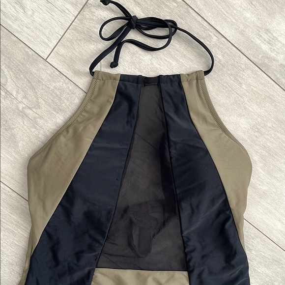 CUPSHE Halter One Piece Swimsuit in Black and Olive Mesh Cut-Out, Size XXL - Picture 3 of 10
